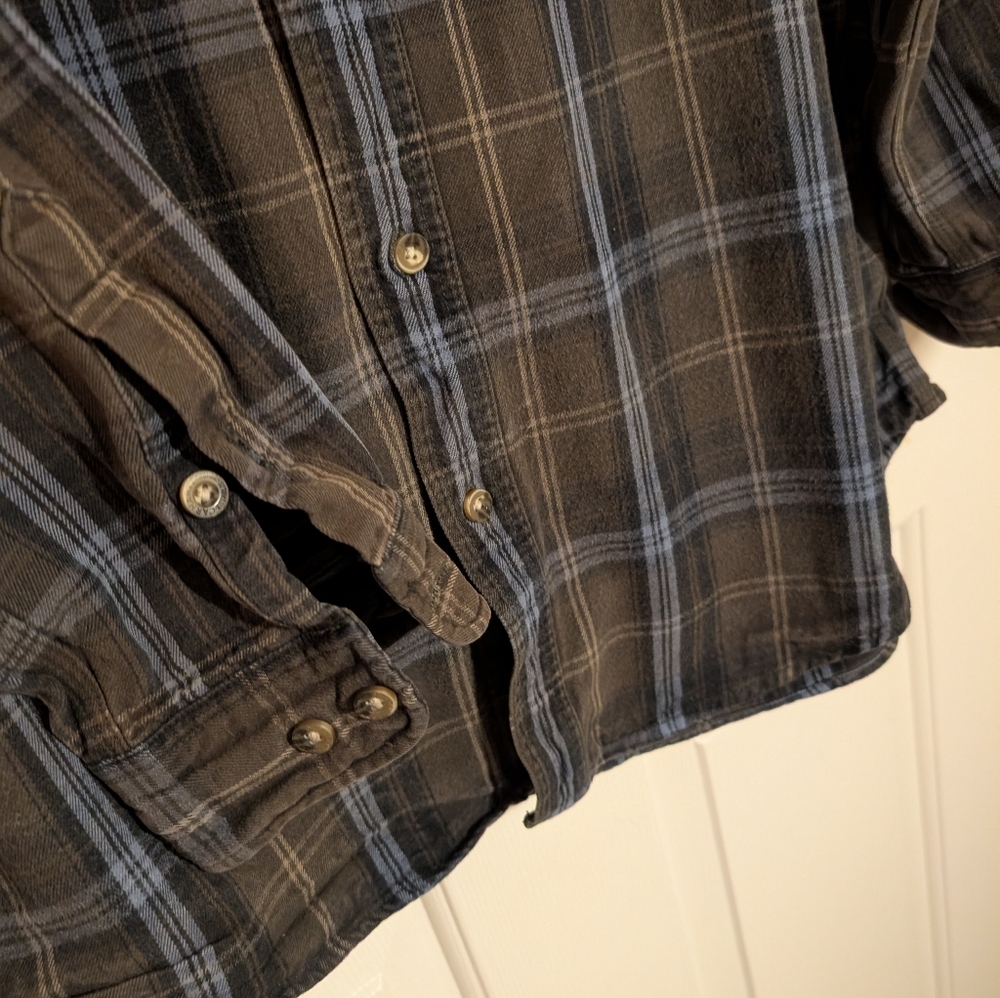 Carhartt men’s work shirt- Heavy Weight Flannel. Large Tall - Picture 4 of 8